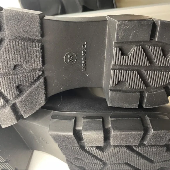 Madden Girl Tessa Lug Sole Platform Slip On Chelsea Ankle Boots - Picture 6 of 10